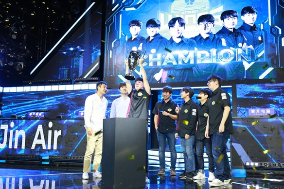 JinAir勇夺《星际争霸II》黄金战队联赛冠军 双幻神展现无敌统治力