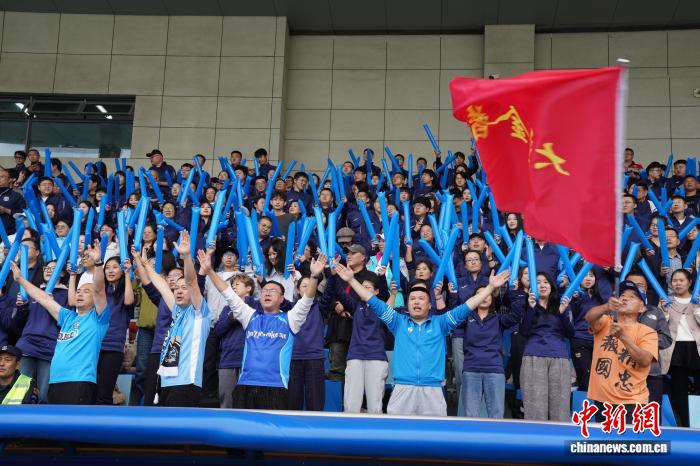 2025中国职工足球超级联赛在大连开幕-第2张图片-ZBLOG