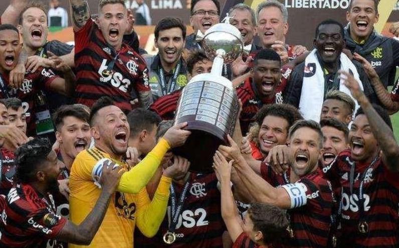 安切洛蒂战术倾斜引争议,弗拉门戈六将入选巴西国家队-第2张图片-ZBLOG 安切洛蒂巴西国家队名单分析_弗拉门戈球员入选巴西国家队初选名单_弗拉门戈(巴西)