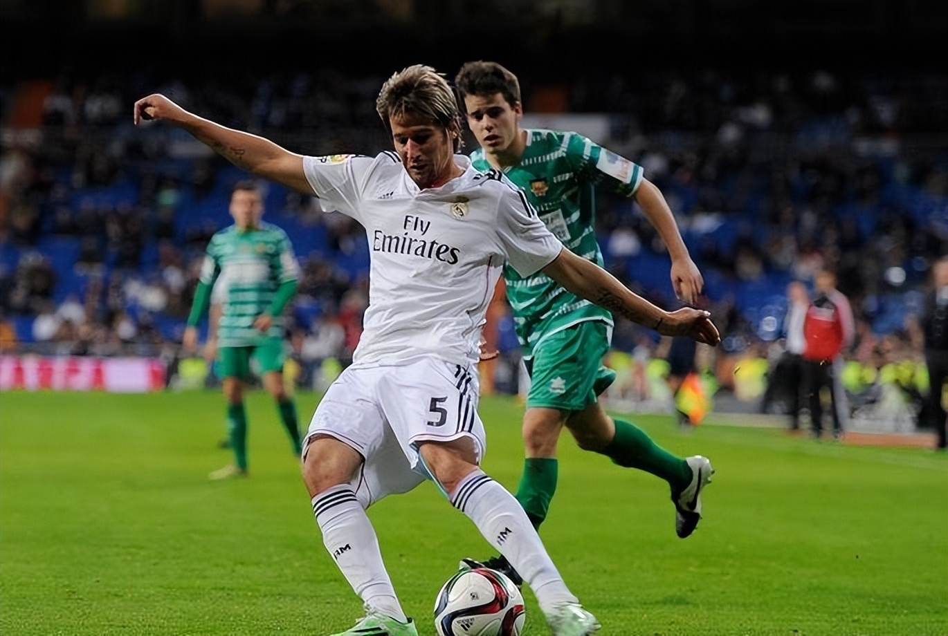 202425赛季阿联酋联赛艾因队转会一览-第6张图片-ZBLOG 艾因队转会窗口 202425赛季 阿联酋联赛球员变动_艾因(阿联酋)