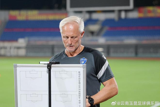 懂的都懂,中甲一半球队在冲超!前三集体刹车:广州队也错失绝杀-第3张图片-ZBLOG 中超历年降级球队_中甲联赛积分榜排名战况_中甲冲超名额争夺战分析