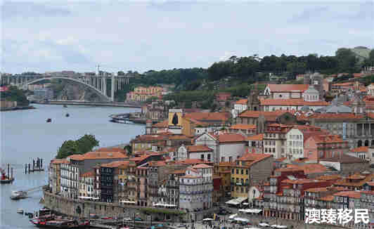走进葡萄牙波尔图,这里的魅力不止买房移民而已-第2张图片-ZBLOG 葡萄牙波尔图的魅力不止买房移民 (2).jpg