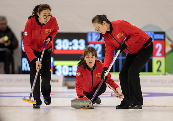 冰壶女神麻敬宜:平昌冬奥会中国代表团第一美女-第2张图片-ZBLOG 平昌冬奥会女子冰壶比赛 麻敬宜 颜值担当_瑞士冰壶队美女