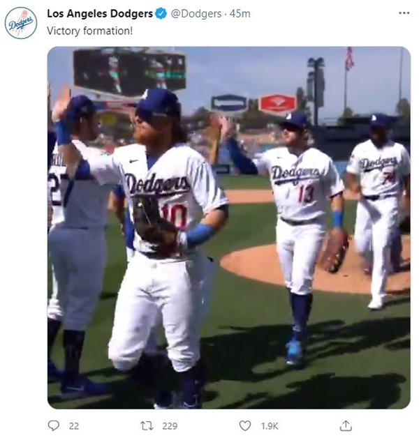 3:0 洛杉矶道奇隊拿下2021年首場有观众比赛-第3张图片-ZBLOG 洛杉矶道奇队_洛杉矶道奇队主场观众政策_洛杉矶道奇队世界大赛冠军