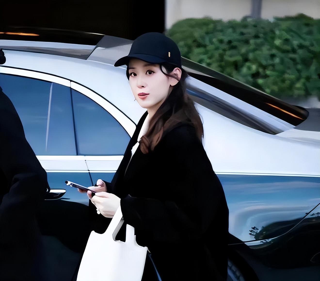 刘强东章泽天夫妇突然报警!回应章泽天被指加入“光明会”!-第3张图片-ZBLOG 奶茶妹个人简短经历_奶茶妹炒作团队_奶茶妹现状