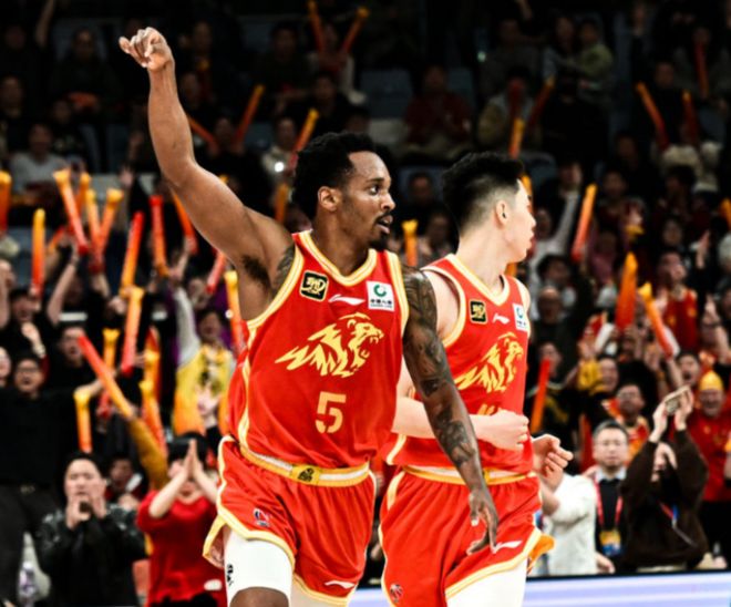 广厦公布亚冠名单:胡金秋孙铭徽等主力缺席 布朗领衔3外援出征-第2张图片-ZBLOG 广厦队球员名单_巴里布朗领衔外援_CBA广厦亚冠名单