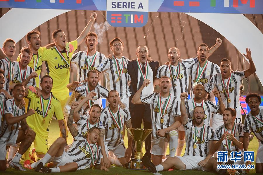 意甲:尤文图斯捧杯-第9张图片-ZBLOG 尤文图斯对阵罗马比赛报道_尤文图斯2019-2020赛季意甲联赛冠军_尤文图斯(意大利)